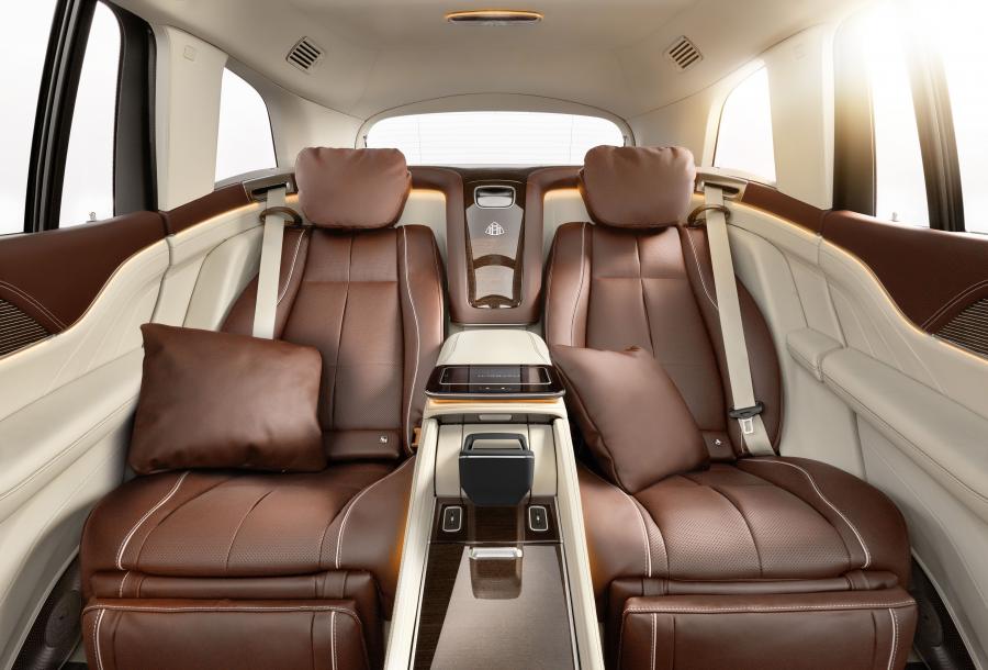 Интерьер Mercedes-Maybach GLS600 4Matic (X167) 2020 года  (WW) (фото 55 из 66)
